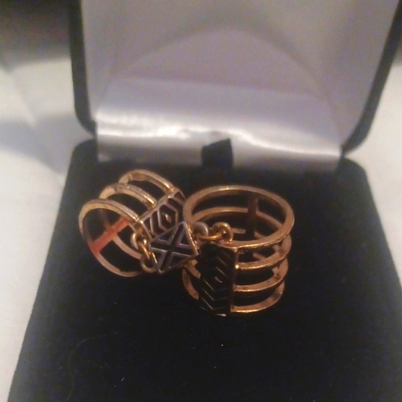New York & Company Jewelry - 2/$25 Sexy 2-Linked Pinky Ring Rustic Gold Tone Sz. 6.5